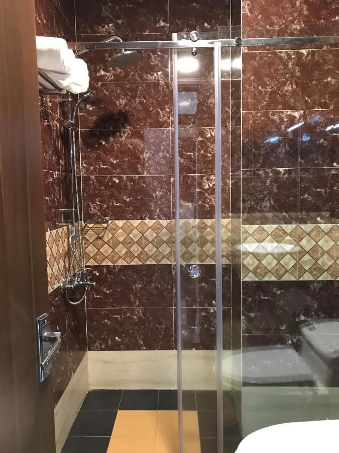 Quoc Thanh Hotel Long Khanh Eksteriør bilde
